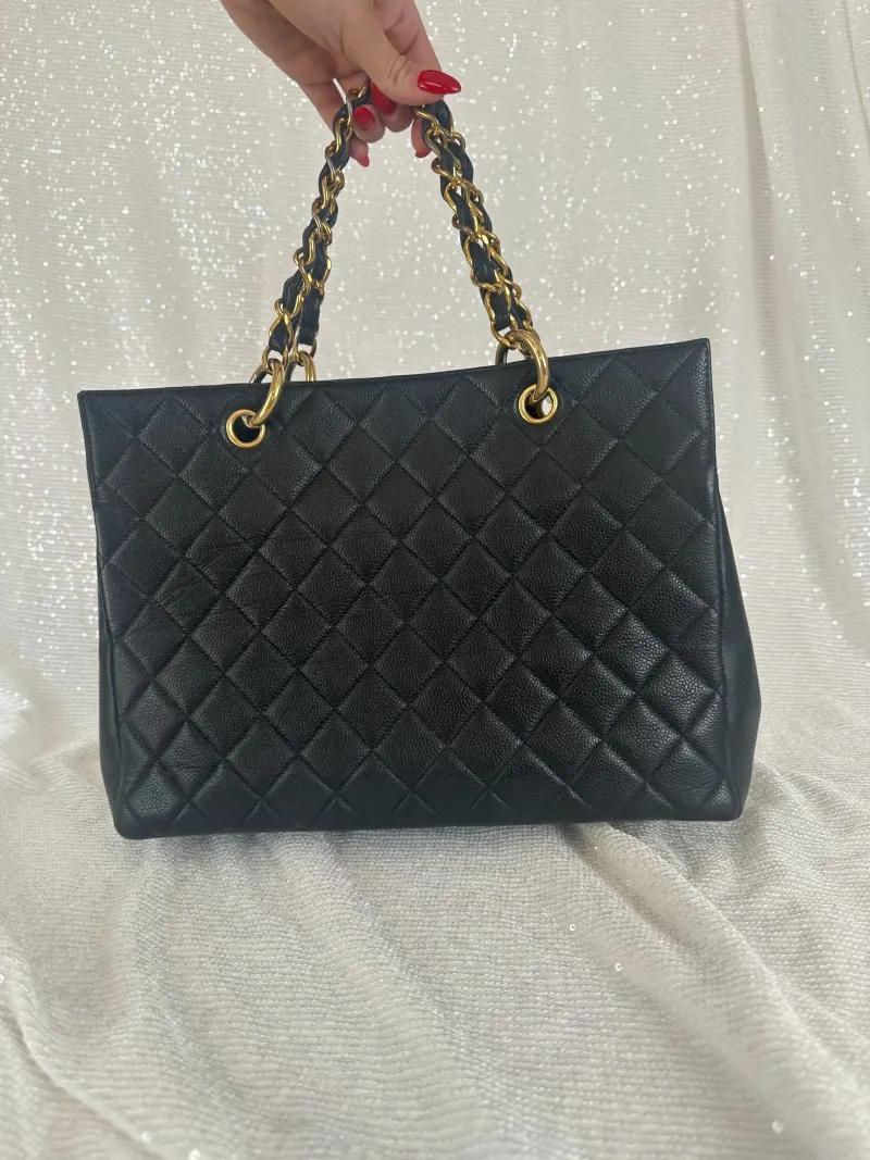 vintage-chanel-caviar-leather-tote