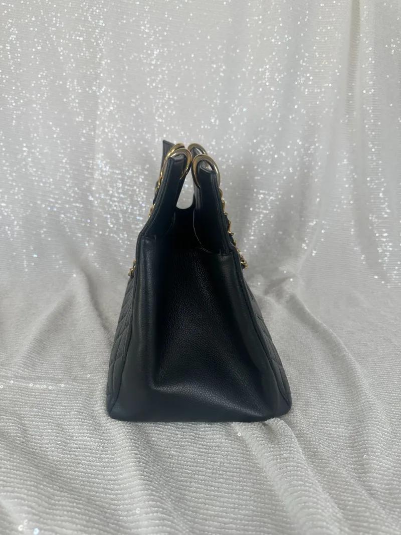 vintage-chanel-caviar-leather-tote