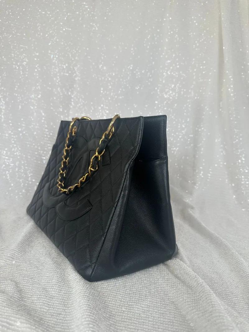 vintage-chanel-caviar-leather-tote