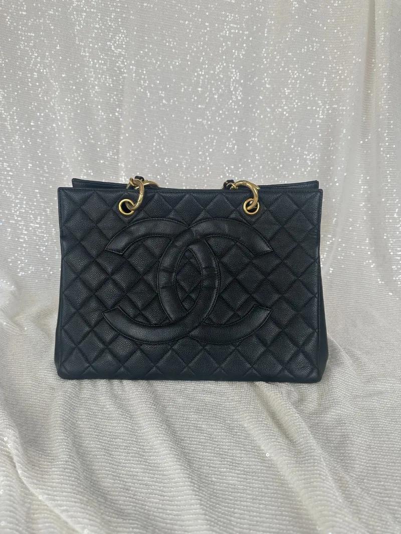 vintage-chanel-caviar-leather-tote