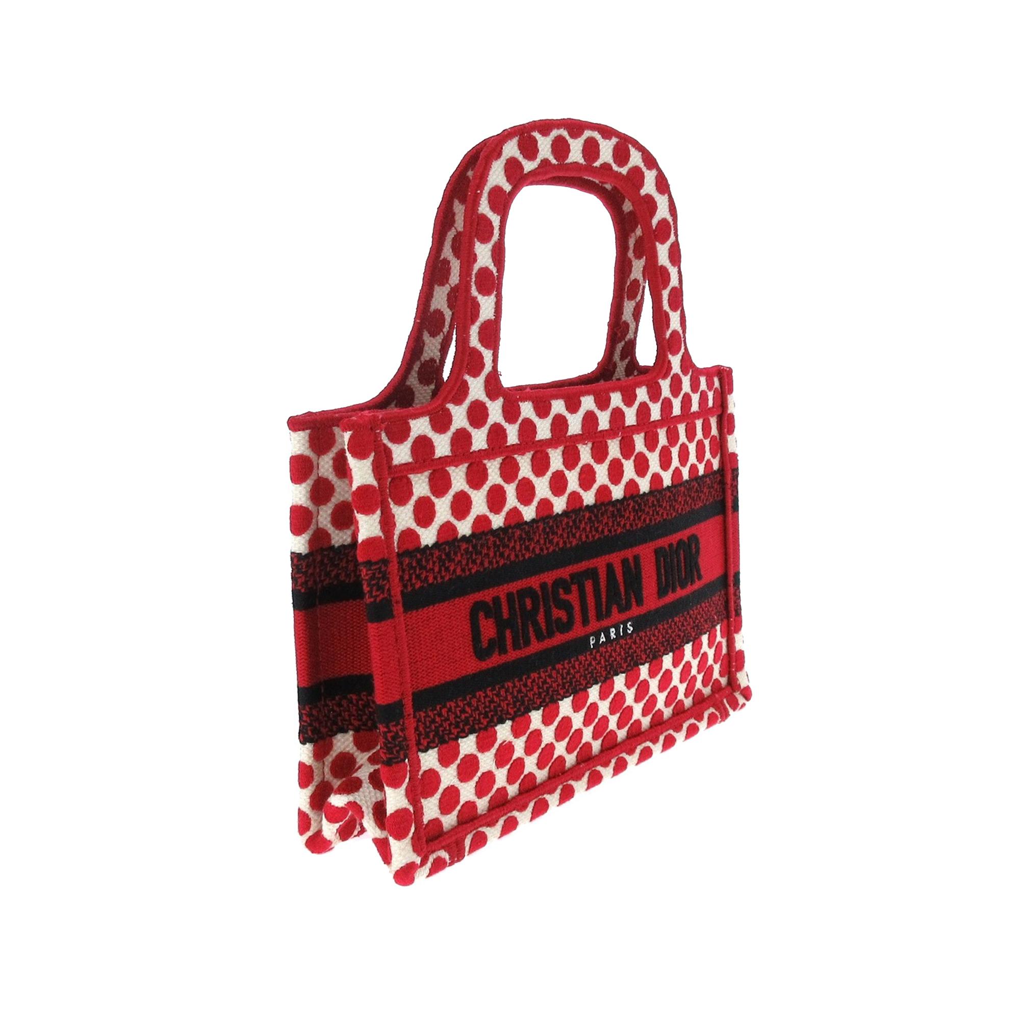 mini-dioramour-book-tote-1