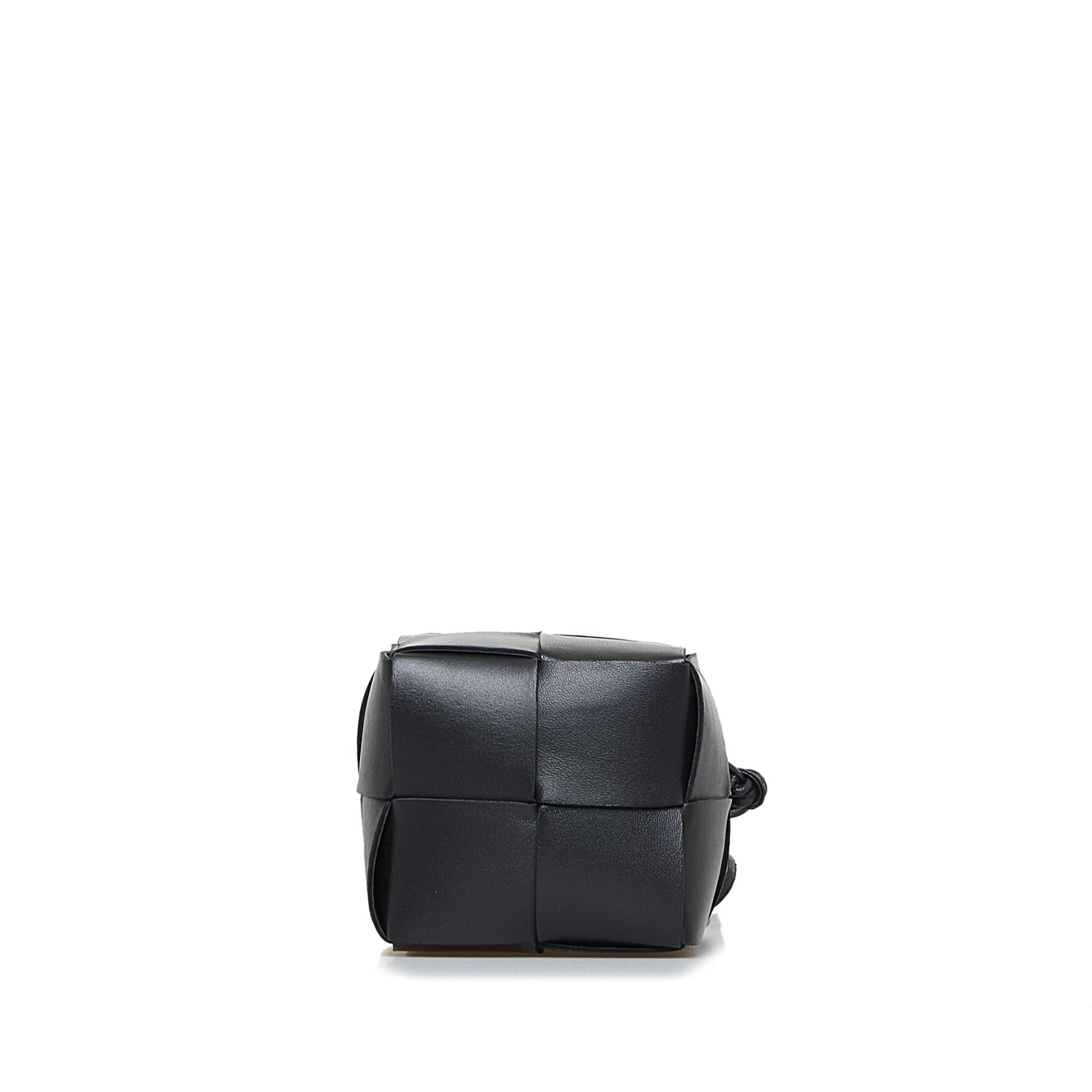 mini-calfskin-intrecciato-cassette-bucket