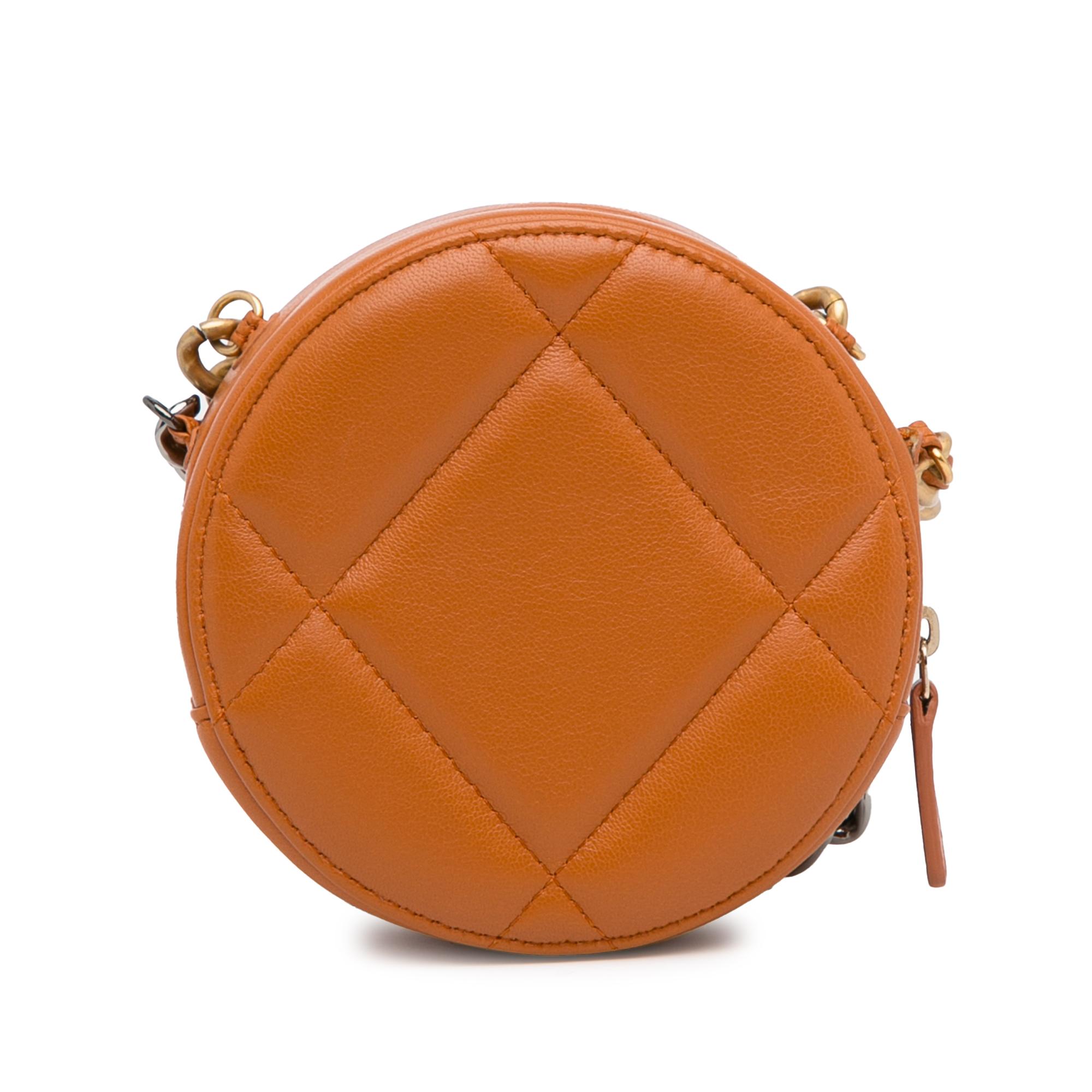 lambskin-19-round-clutch-with-chain-3