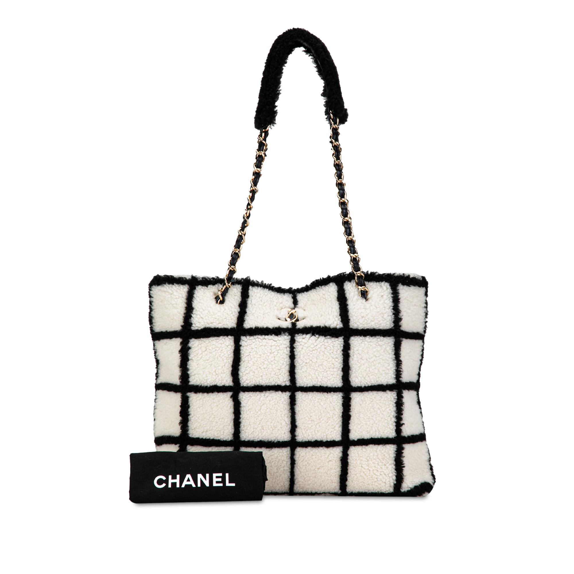 grid-shearling-shopping-tote