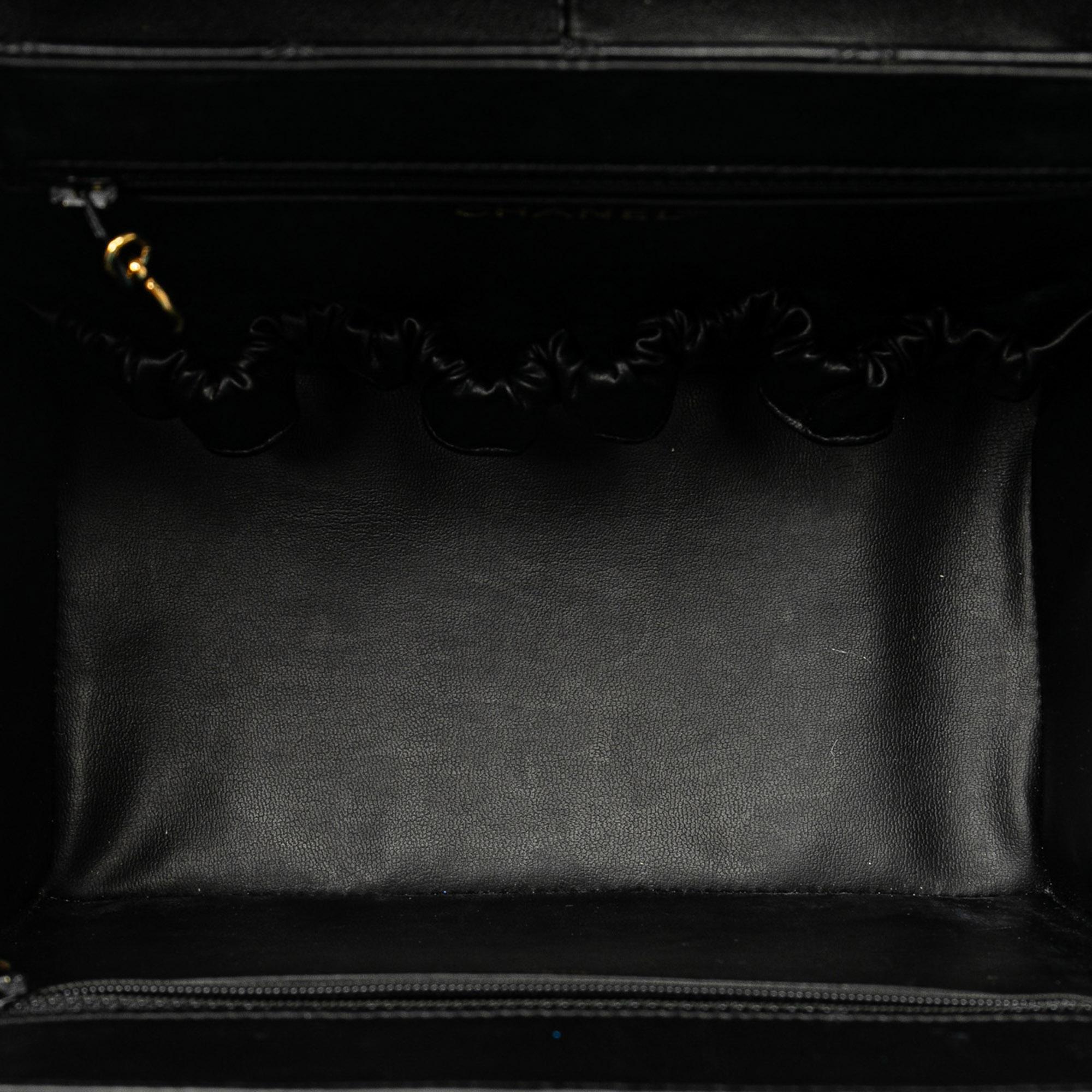 cc-turnlock-lambskin-vanity-case