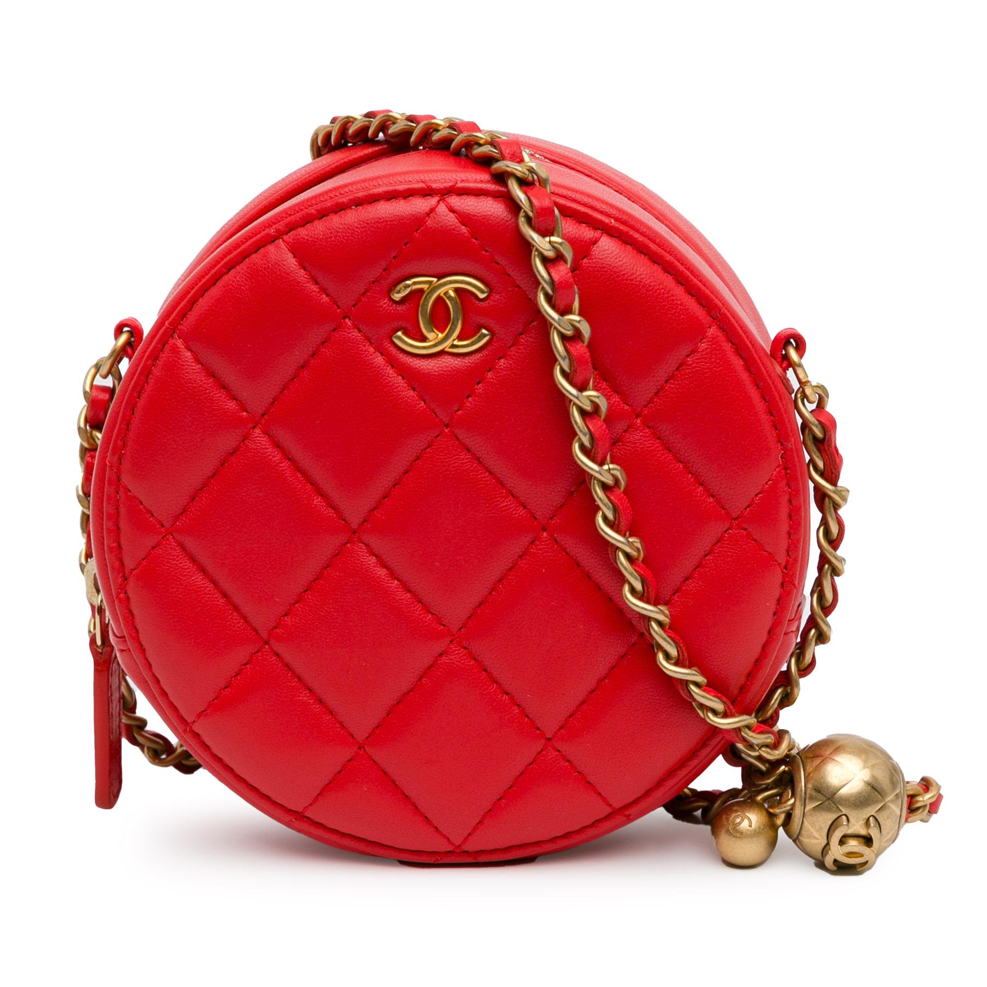 CC Quilted Lambskin Pearl Crush Round Clutch with Chain