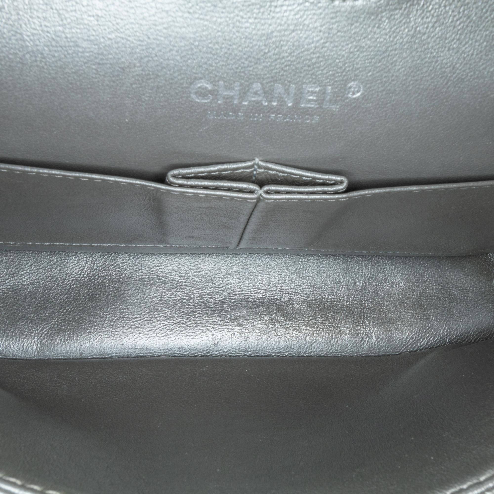 medium-glazed-calfskin-grommet-embellished-airline-double-flap