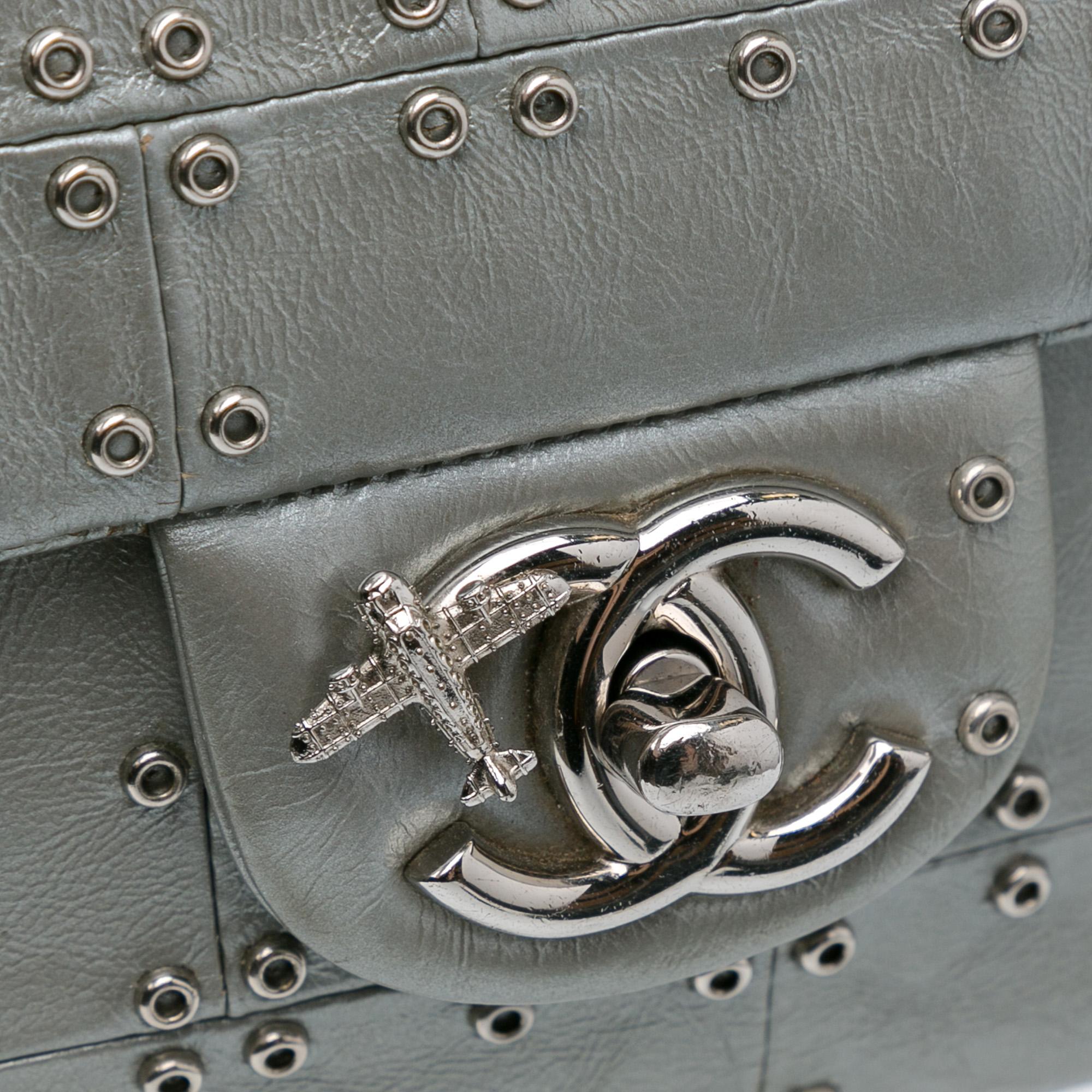 medium-glazed-calfskin-grommet-embellished-airline-double-flap