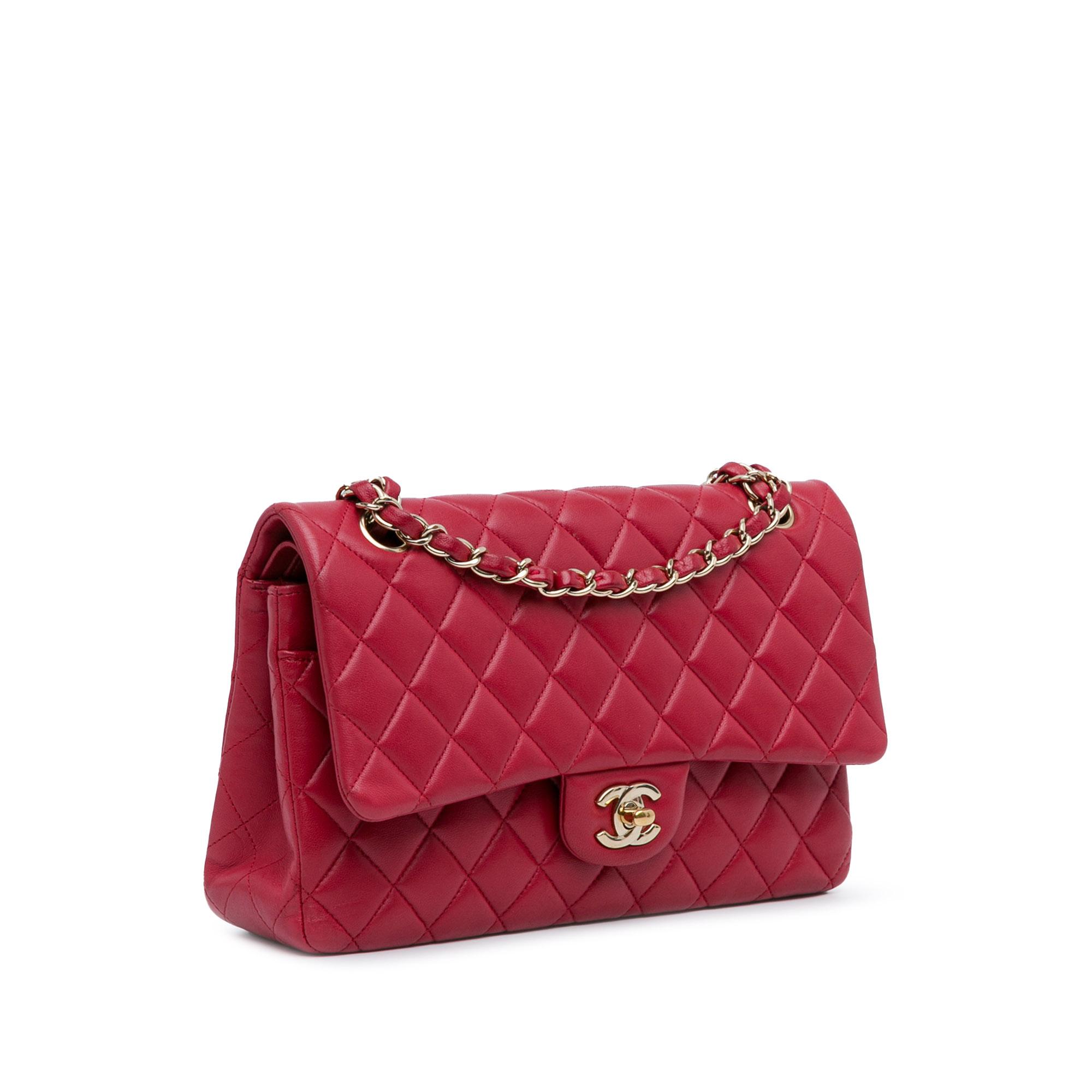 medium-classic-lambskin-double-flap-44