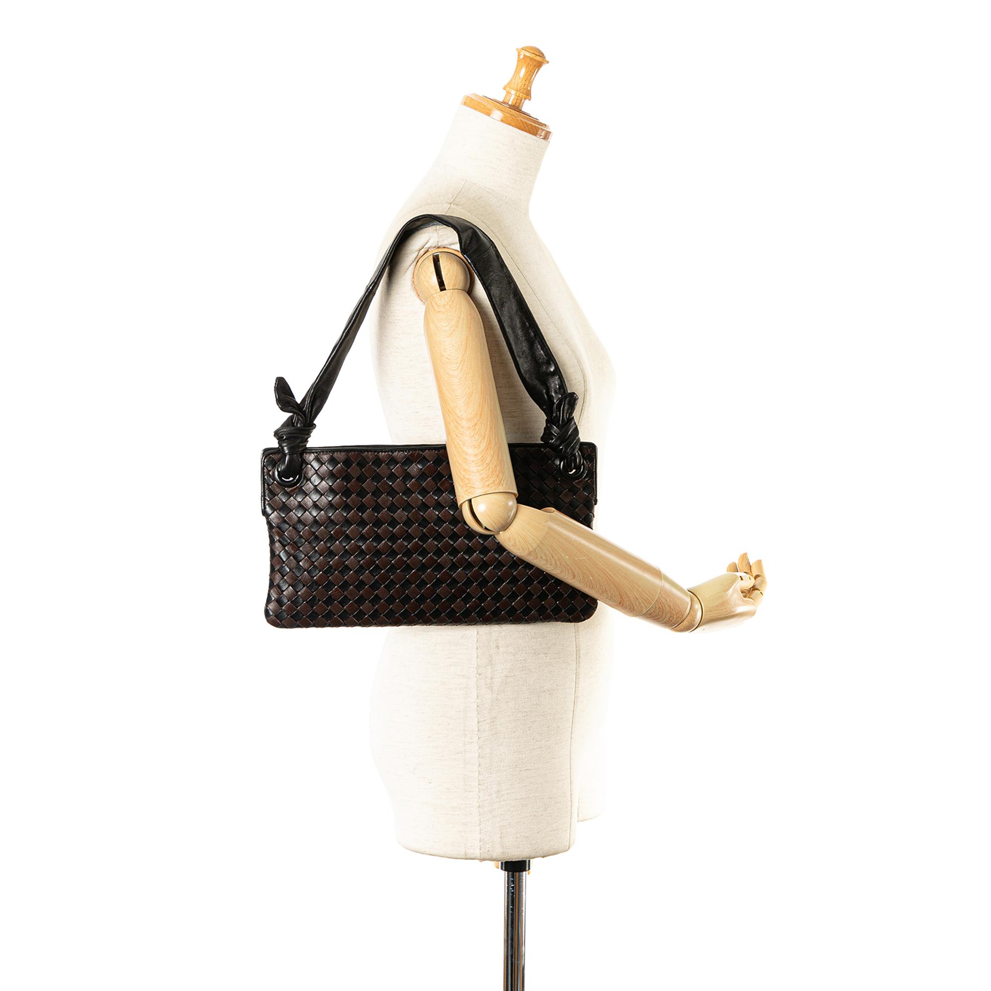 intrecciato-shoulder-bag