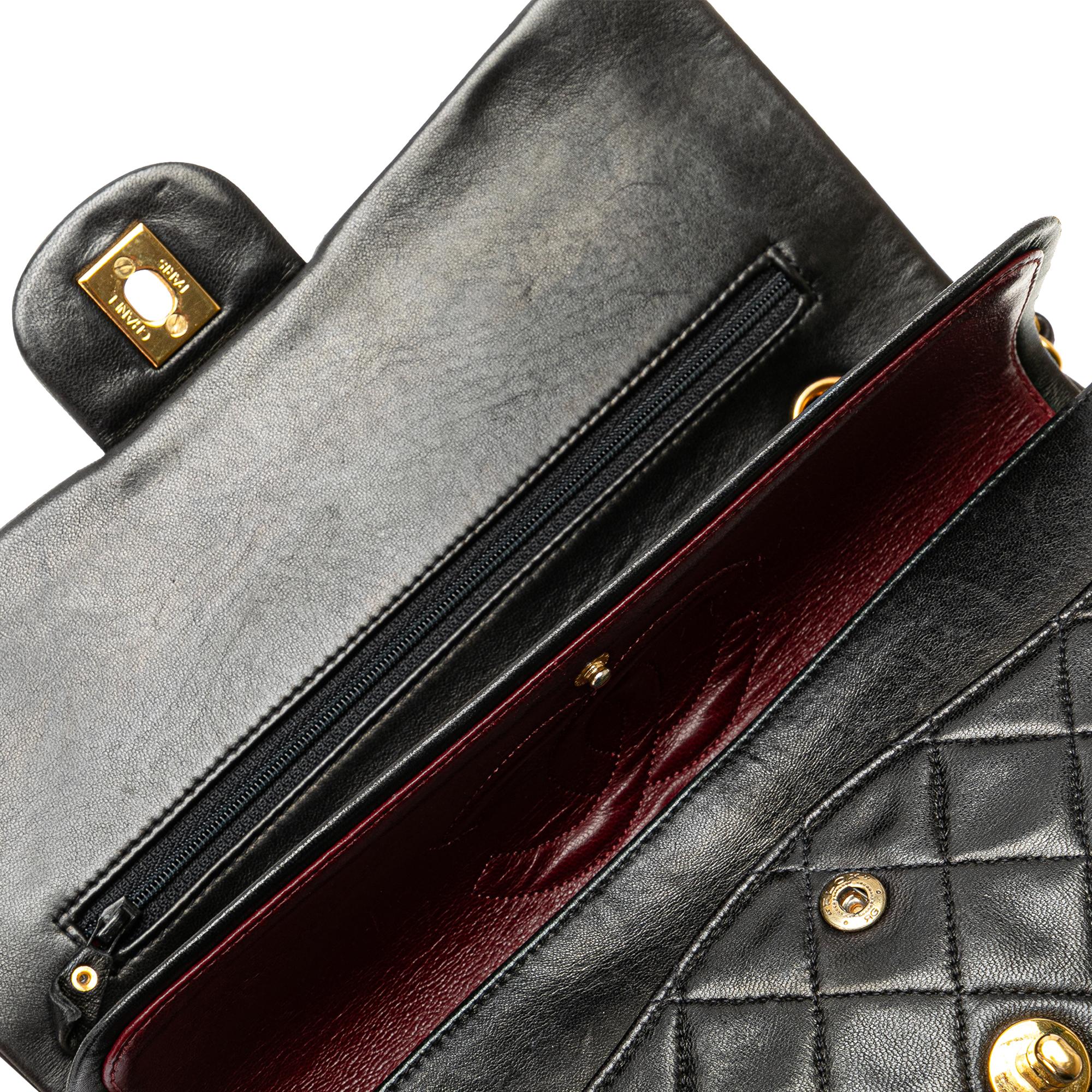 medium-classic-lambskin-double-flap-26