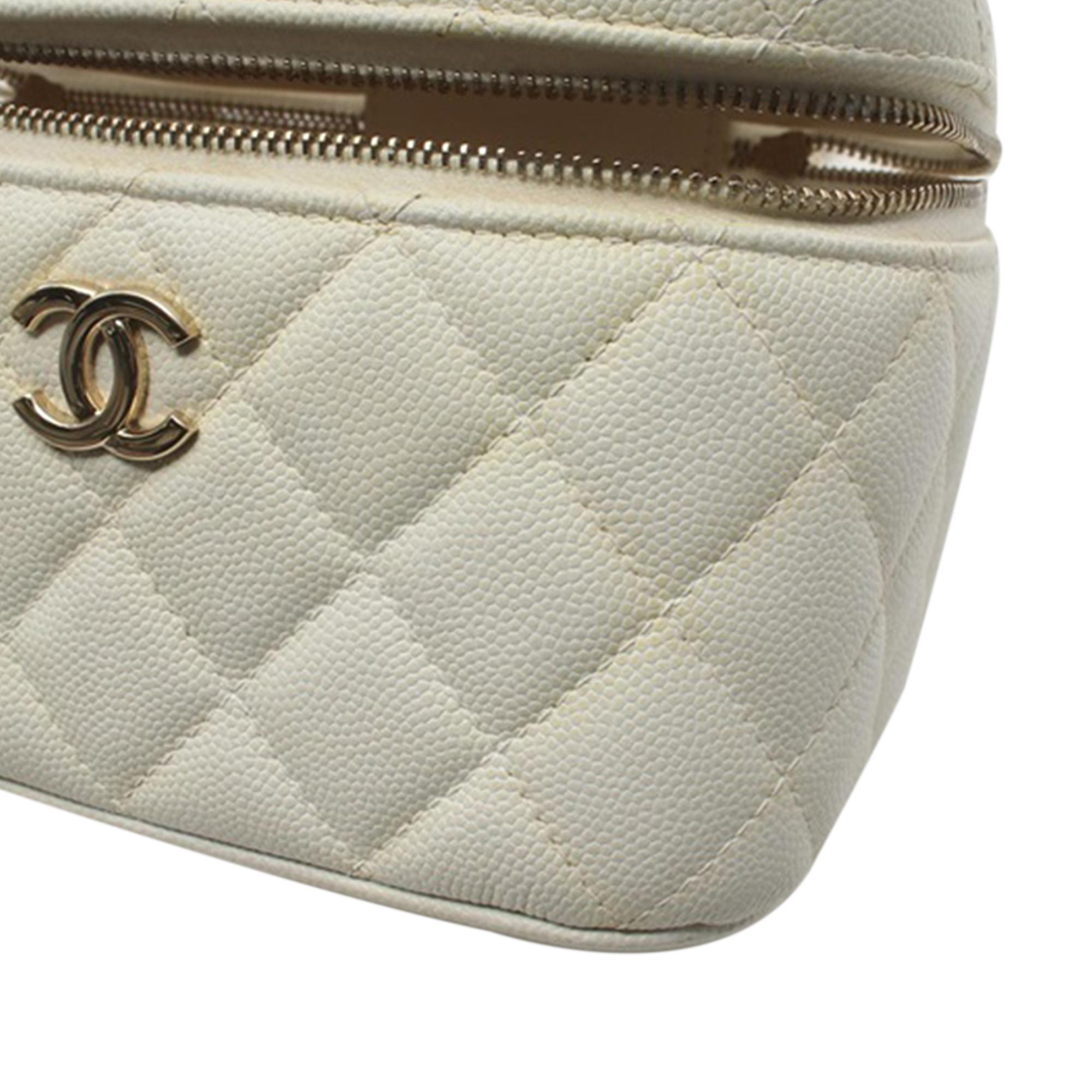 cc-quilted-caviar-top-handle-vanity-case