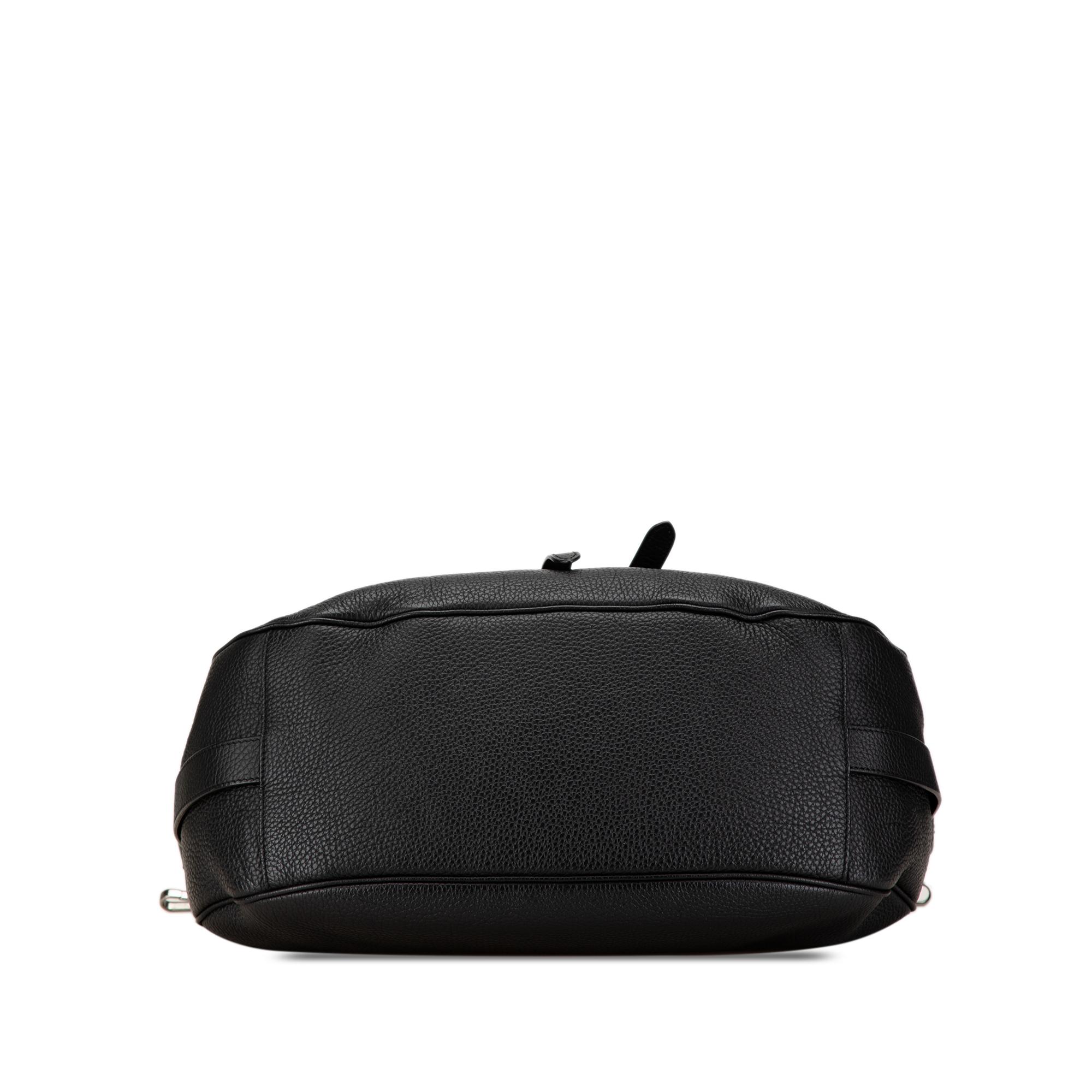 grained-calfskin-saddle-soft-bag