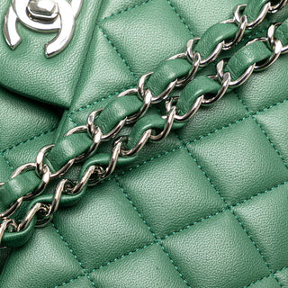 Medium Classic Lambskin Double Flap